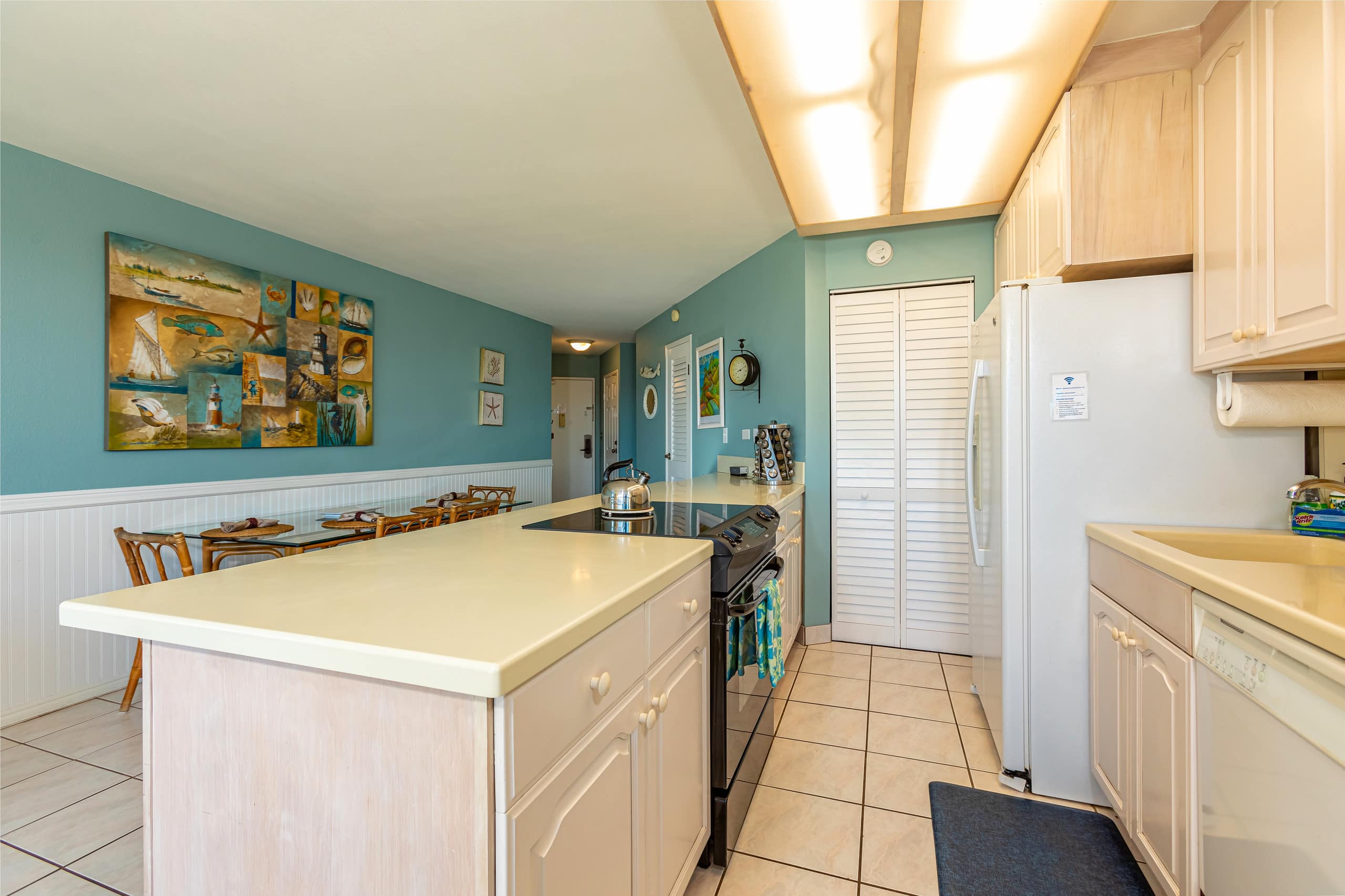Condo in Kihei · ★4.6 · 1 bedroom · 2 beds · 2 baths - Image 8
