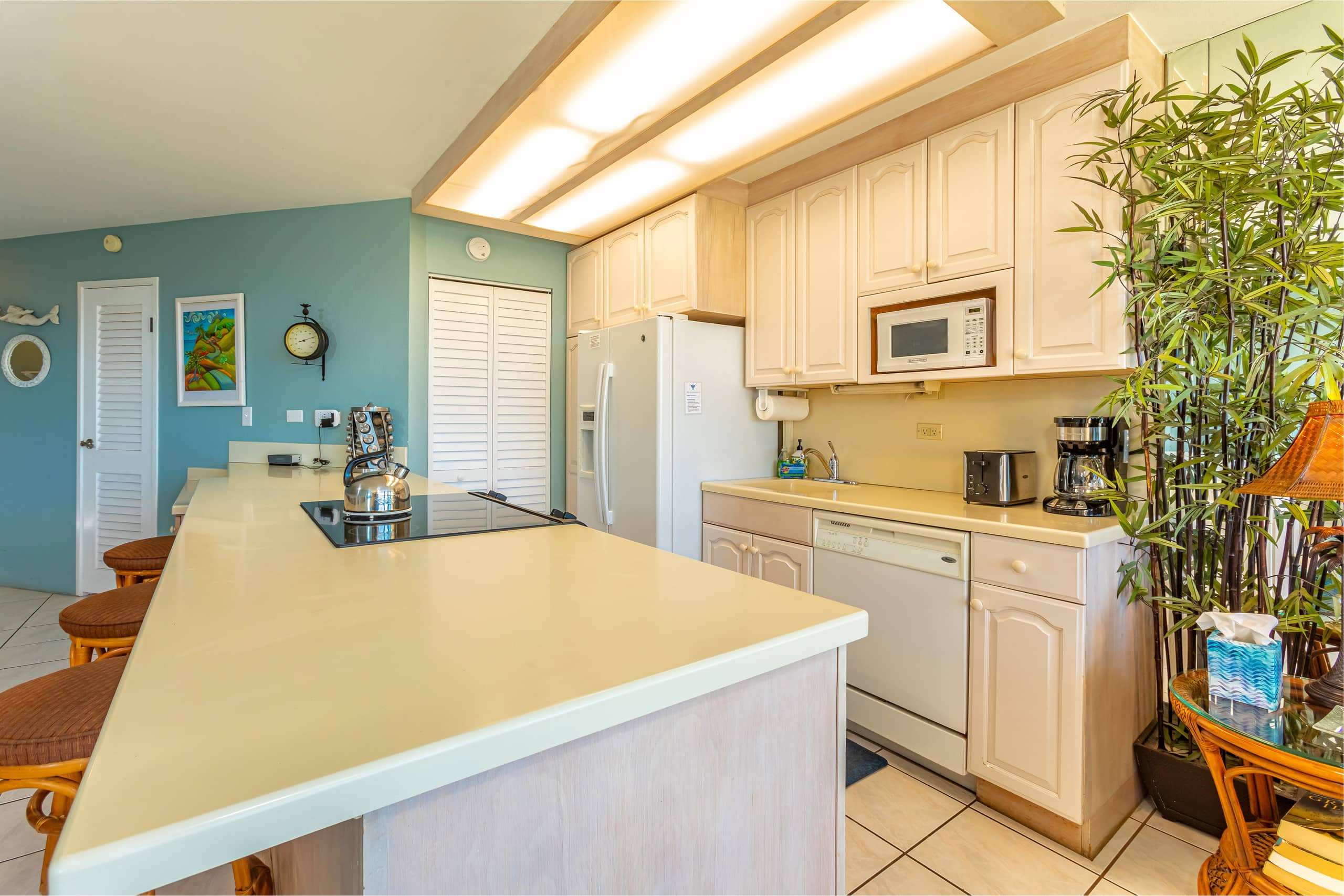 Condo in Kihei · ★4.6 · 1 bedroom · 2 beds · 2 baths - Image 9