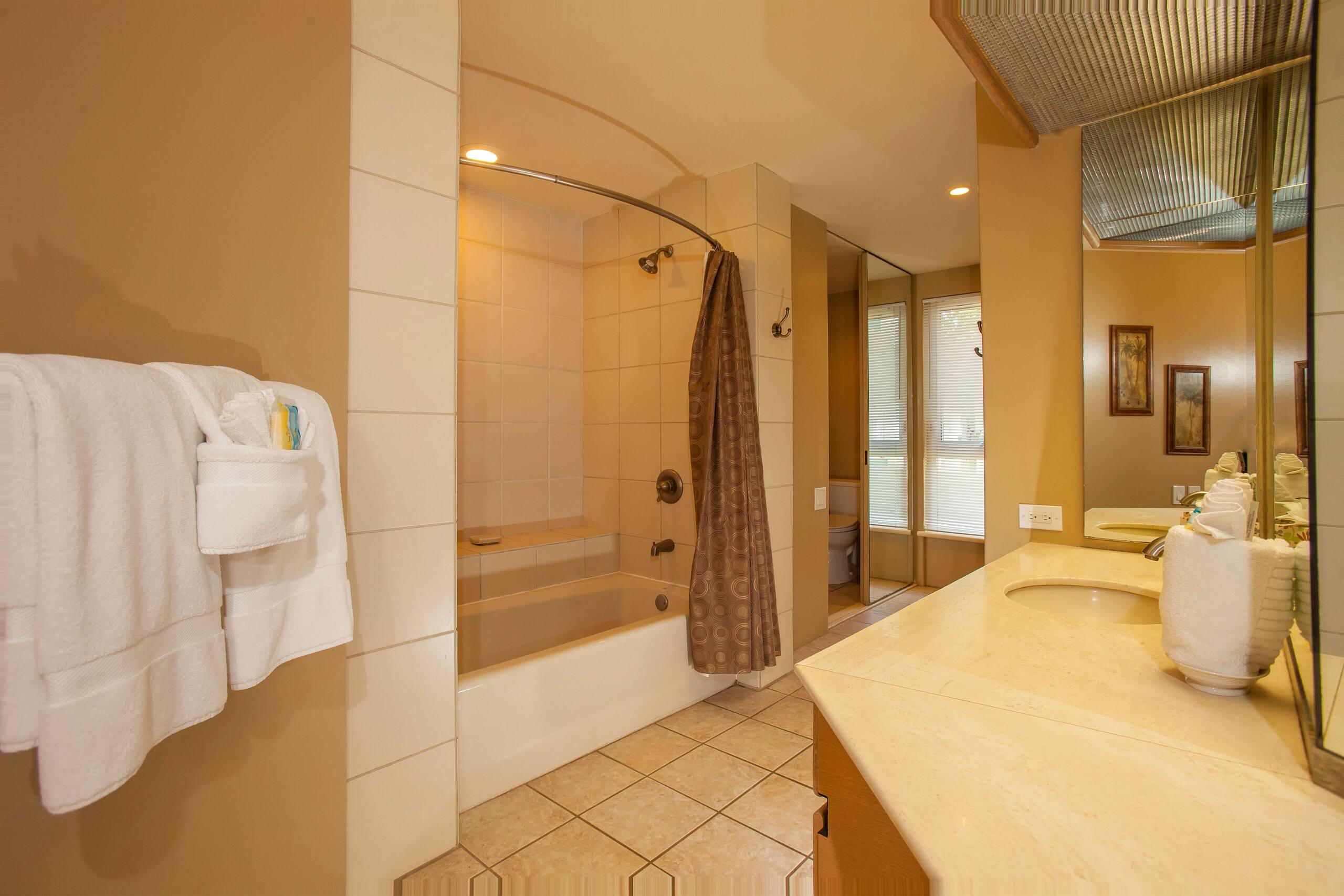 Condo in Wailea · ★5.0 · 2 bedrooms · 4 beds · 2 private baths - Image 18