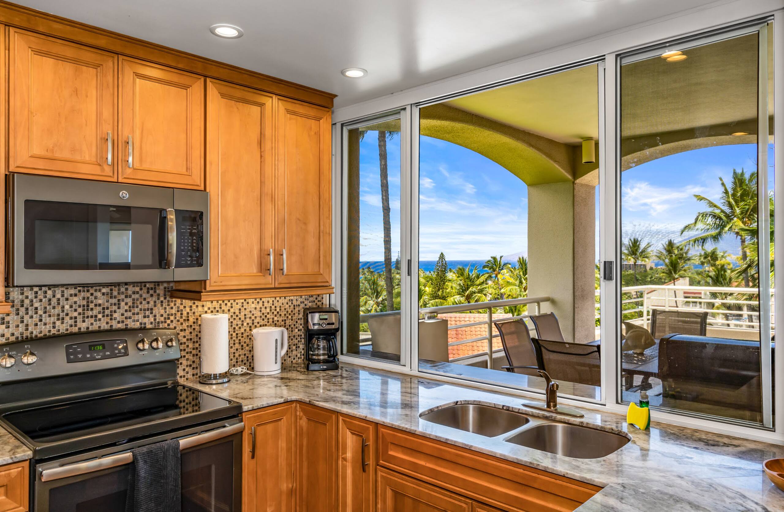 Condo in Wailea · ★4.0 · 2 bedrooms · 3 beds · 2 baths - Image 9