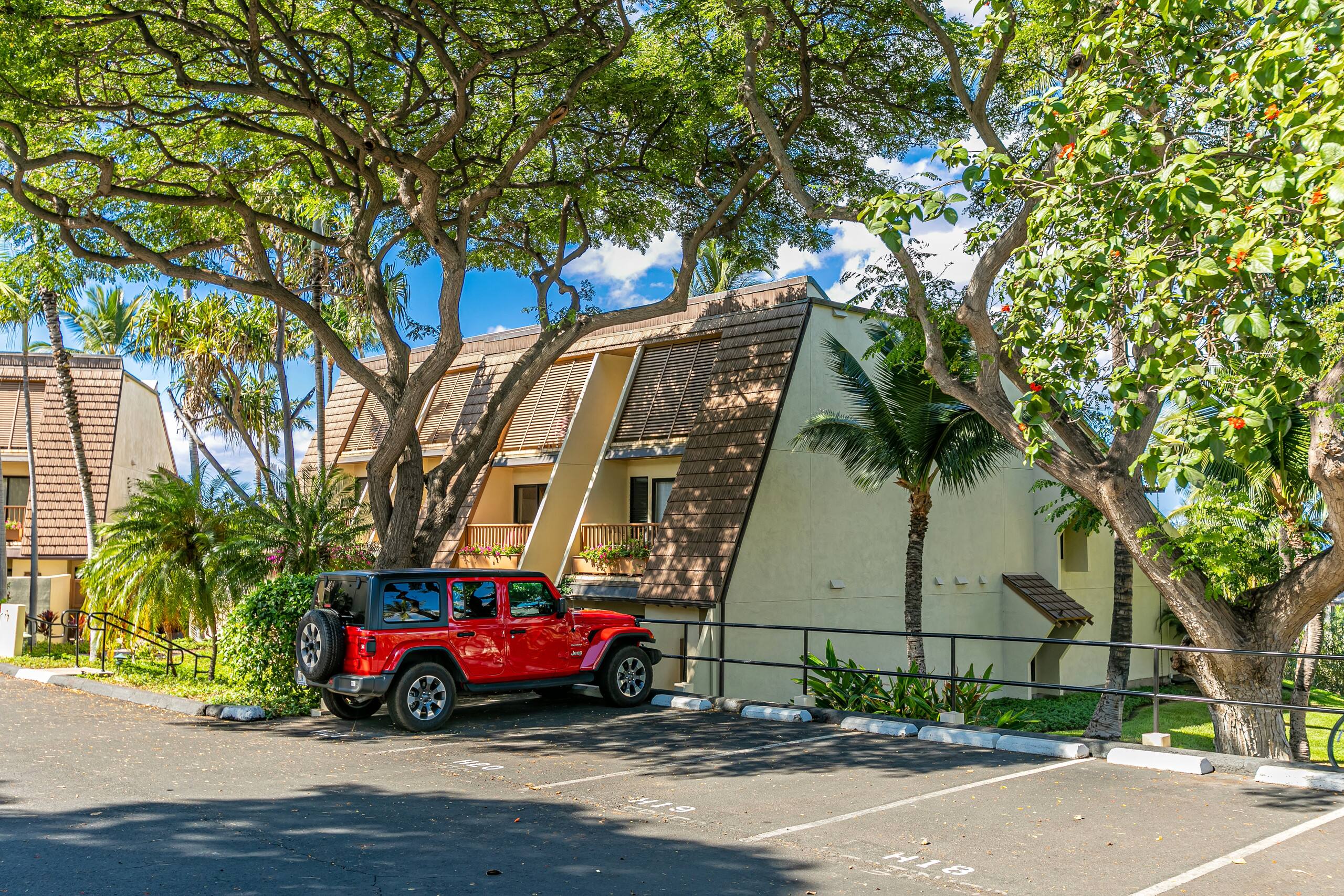 Condo in Kihei · ★4.8 · 2 bedrooms · 4 beds · 2 private baths - Image 29
