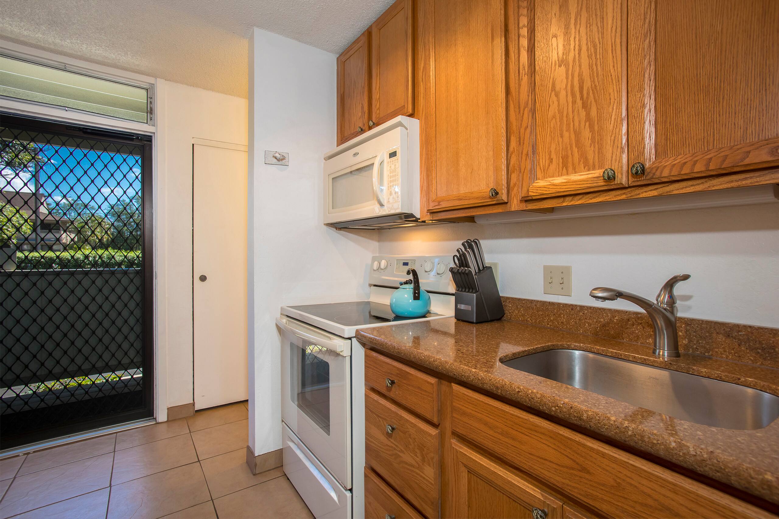 Condo in Kihei · ★5.0 · Studio · 2 beds · 1 bath - Image 8