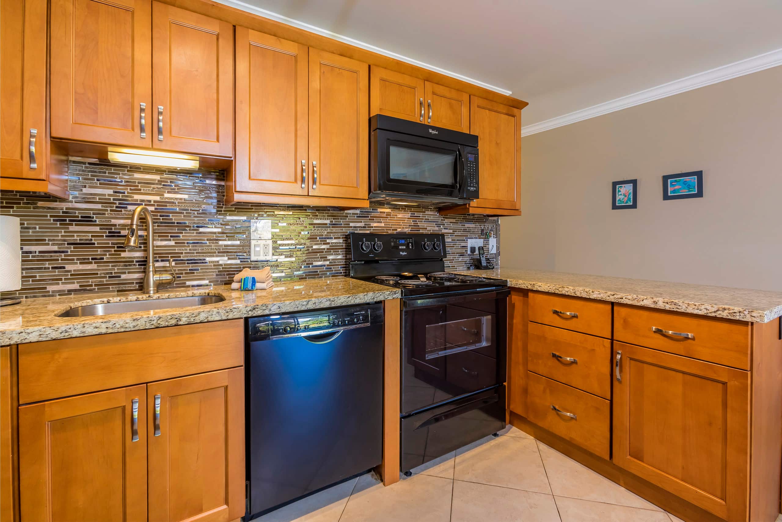 Condo in Kihei · ★4.89 · 1 bedroom · 2 beds · 1 private bath - Image 10