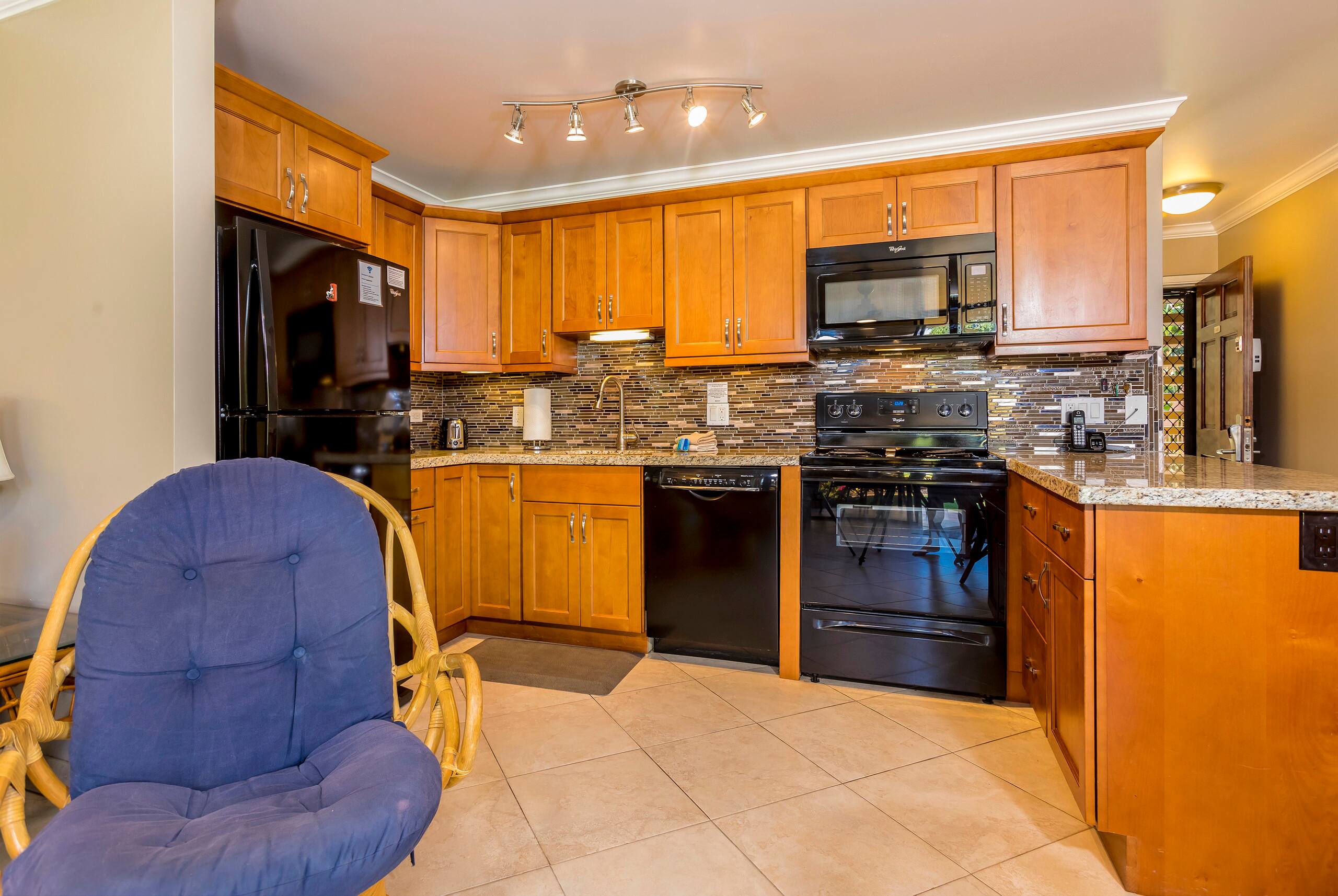 Condo in Kihei · ★4.89 · 1 bedroom · 2 beds · 1 private bath - Image 7