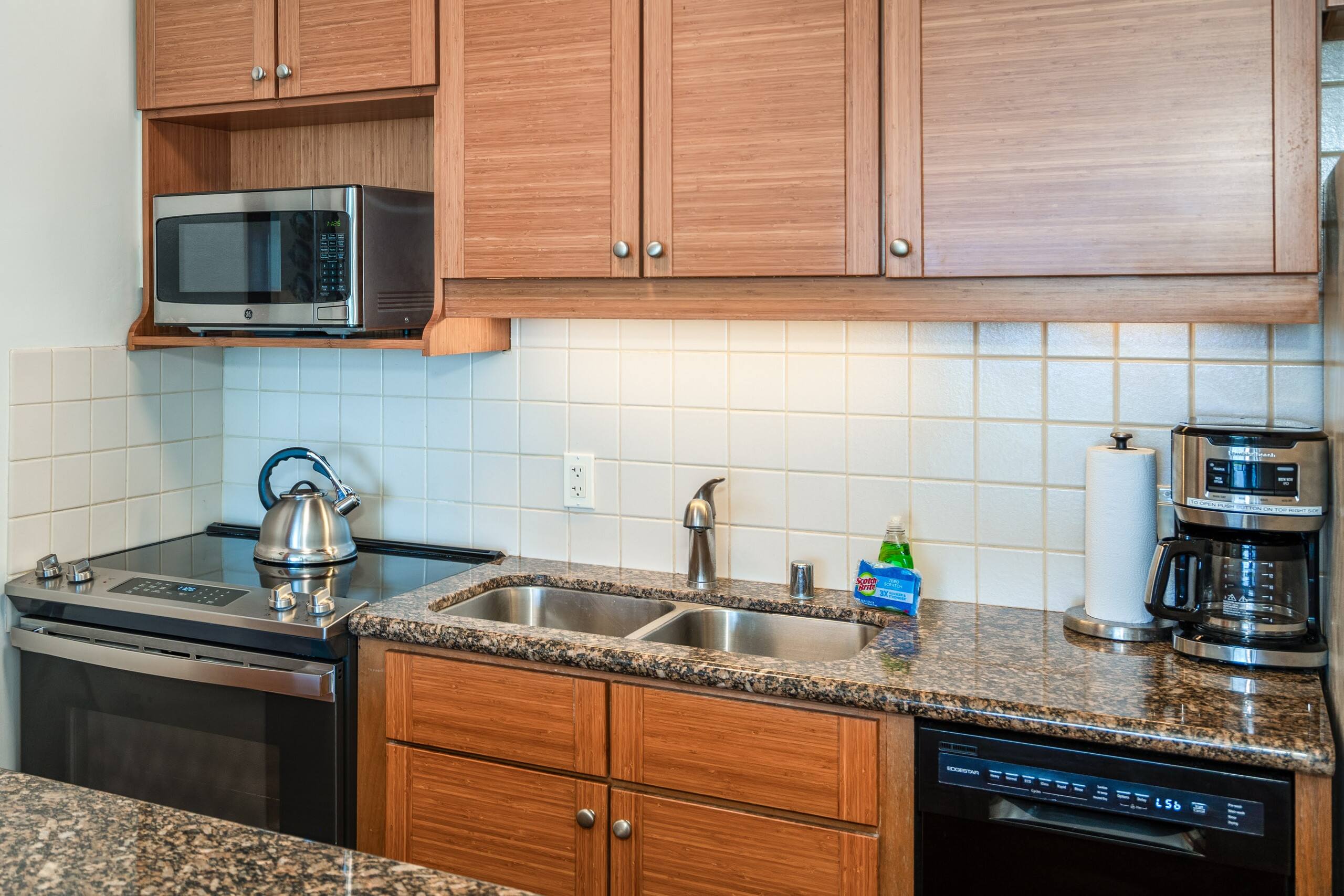 Condo in Kihei · ★4.73 · 1 bedroom · 2 beds · 1 private bath - Image 10