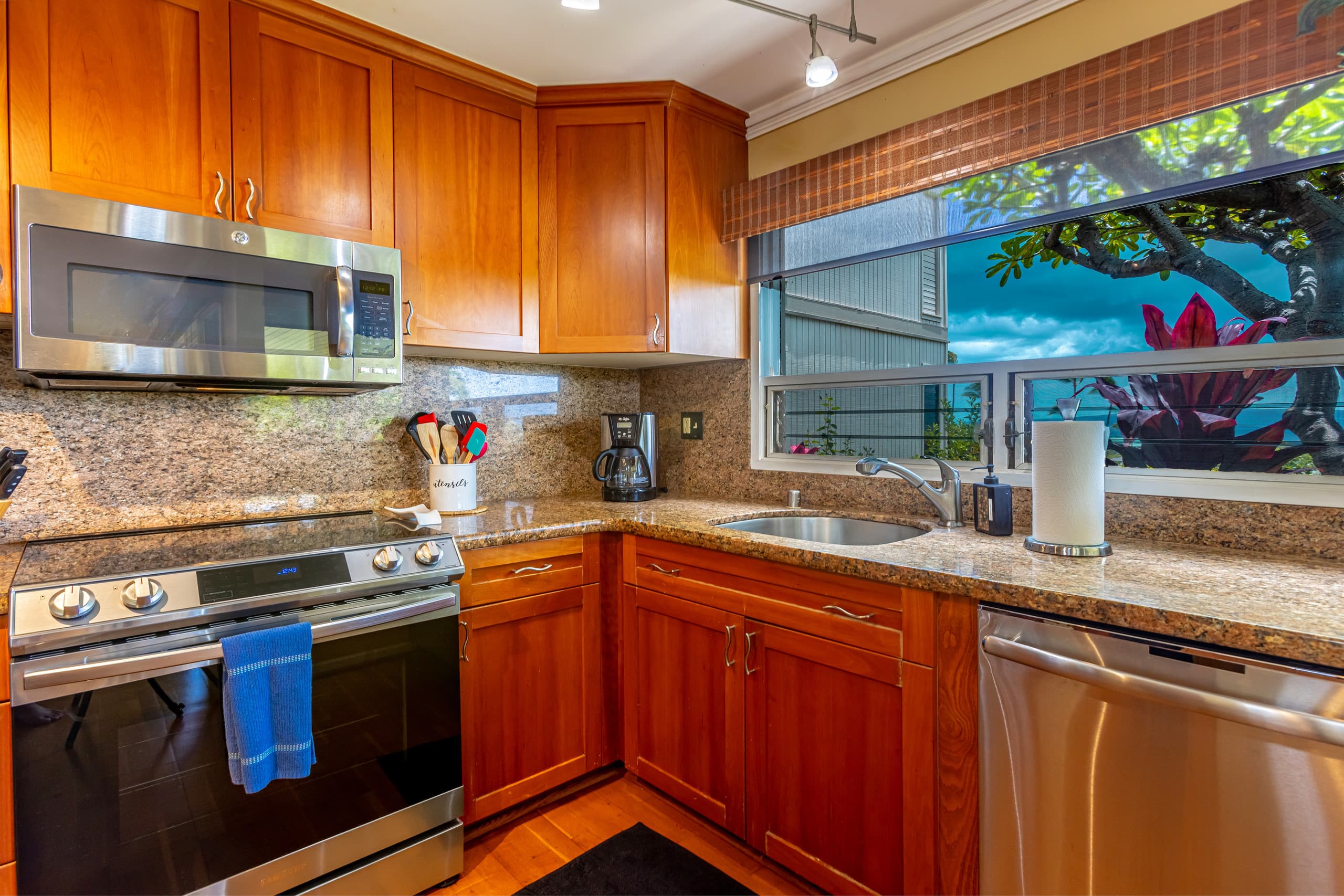 Condo in Kihei · ★4.5 · 2 bedrooms · 3 beds · 2 baths - Image 11