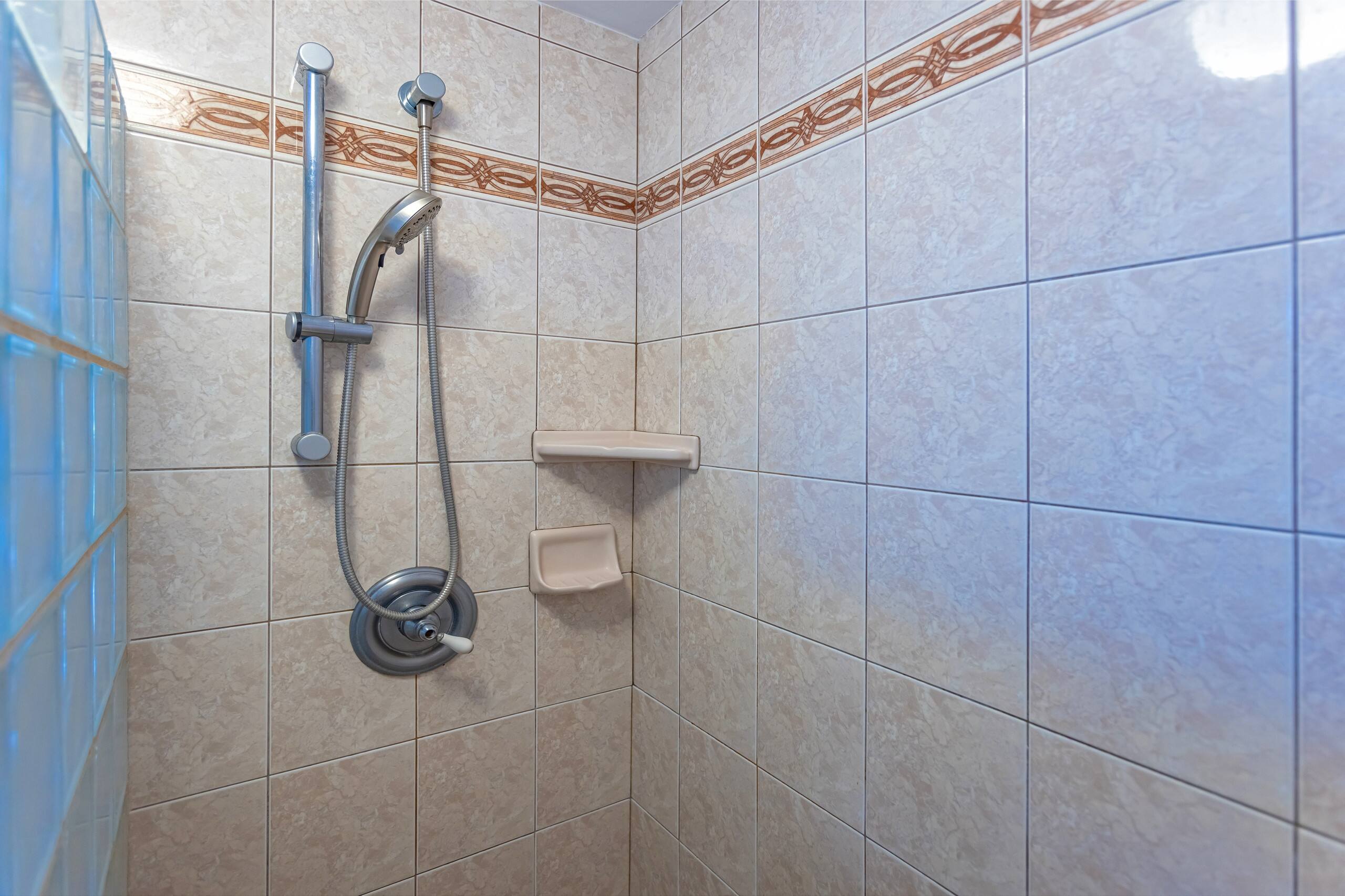 Condo in Kihei · ★4.5 · 2 bedrooms · 3 beds · 2 baths - Image 16