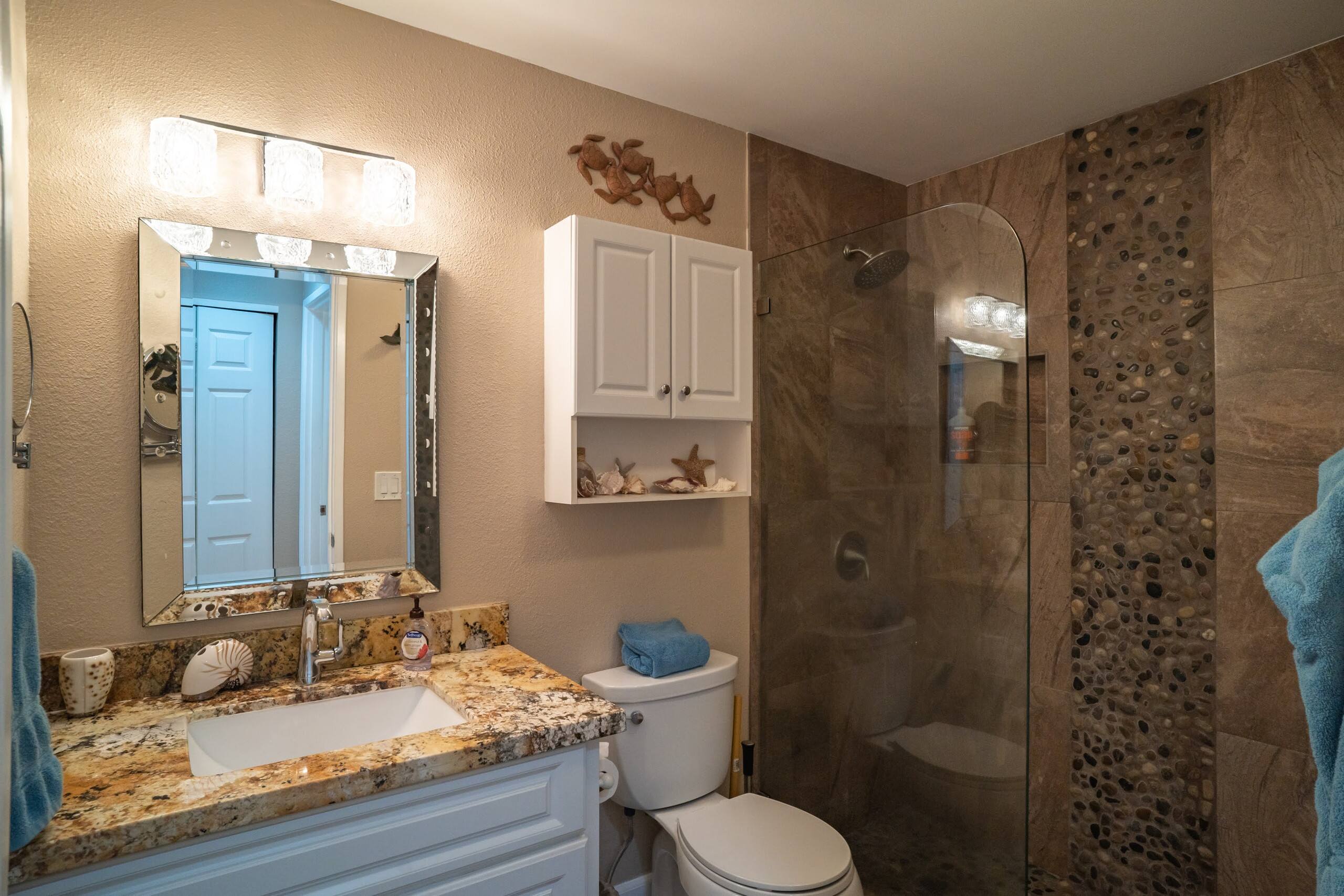 Condo in Kihei · ★4.75 · 2 bedrooms · 2 beds · 2 baths - Image 19