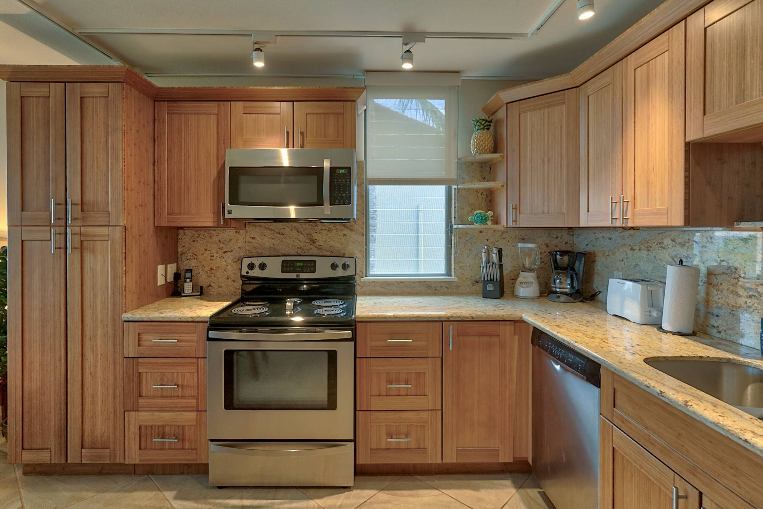 Condo in Kihei · ★4.0 · 2 bedrooms · 3 beds · 1 bath - Image 10