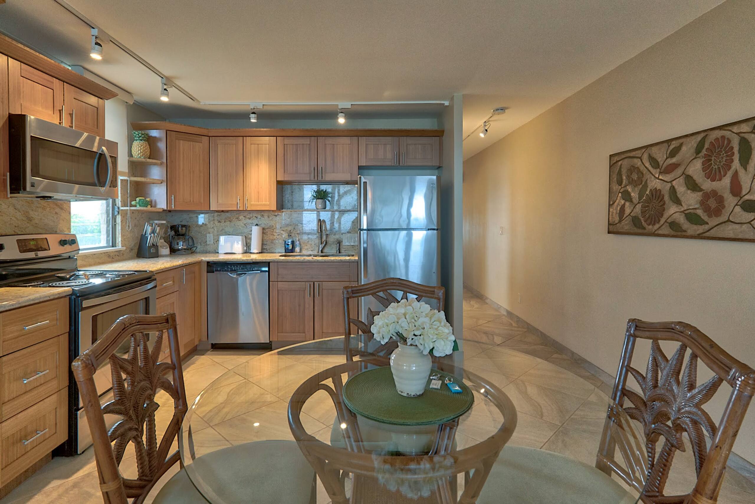 Condo in Kihei · ★4.0 · 2 bedrooms · 3 beds · 1 bath - Image 9
