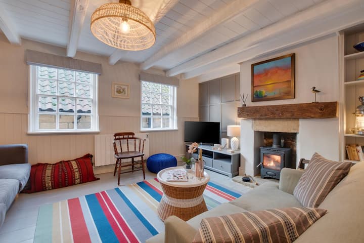 3 Bed in Robin Hoods Bay (oc-r041)