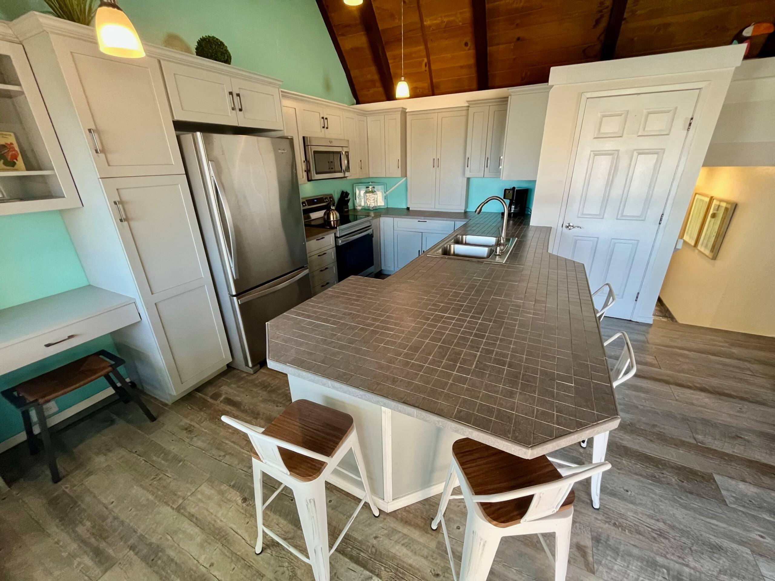 Condo in Pahala · ★4.69 · 1 bedroom · 2 beds · 1 bath - Photo 8