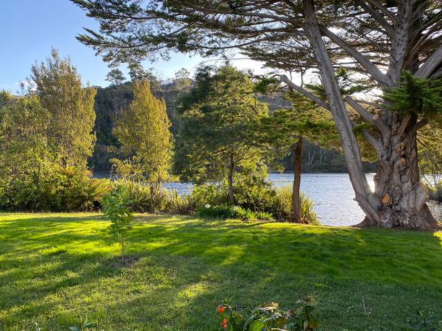 Luxury 3-BR Riverside Homestead Retreat gallery image 2