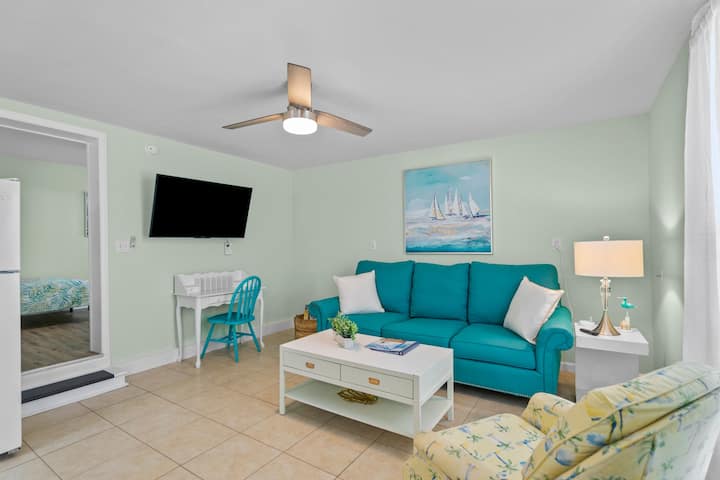 "Sand Dollar Suites" Suite 2: A Short Stroll From Our Sandy Shores! - Carolina Beach, NC