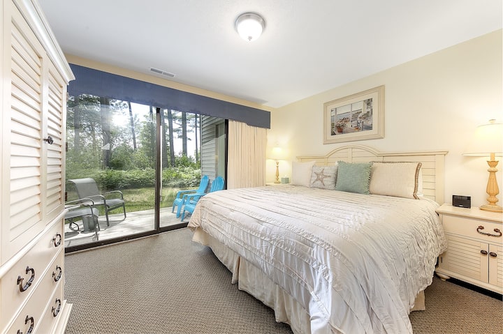️ Bayview Retreat @ The Shores | 2 Suites + 2 Patios | Wooded Lake Views  5677 - Elk Rapids, MI