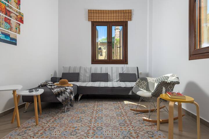 Alley7 Old Town, Five Bedroom House gallery image 3