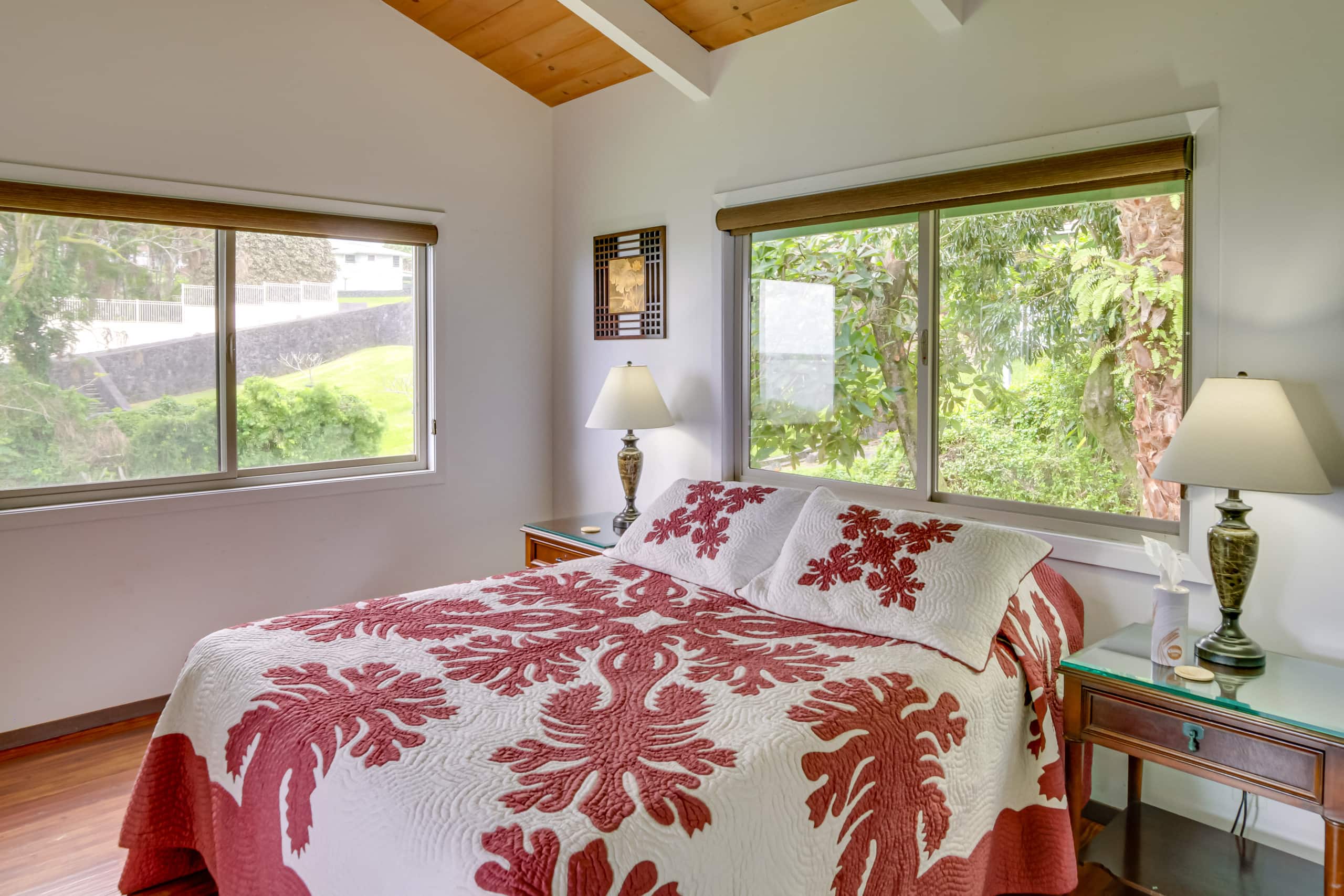 Home in Hilo · ★4.73 · 2 bedrooms · 4 beds · 2 baths - Image 18