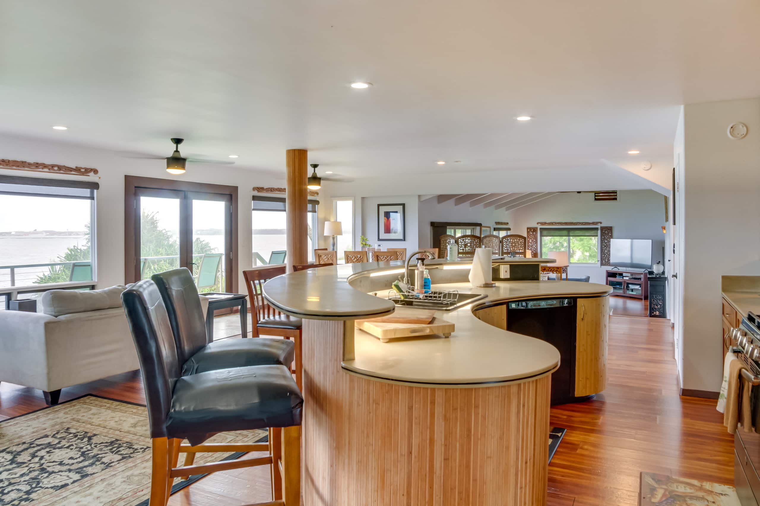 Home in Hilo · ★4.73 · 2 bedrooms · 4 beds · 2 baths - Image 7