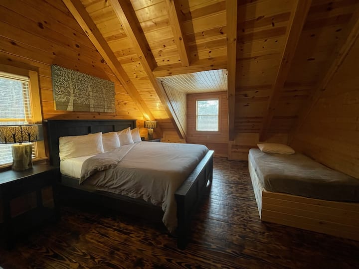 למעלה חדר שינה קינג 2