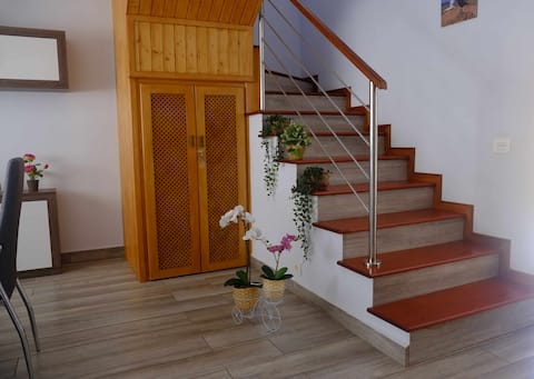 Popular Airbnb listing: Duplex Belmaco, central house and near the beach in Santa Cruz De La Palma
