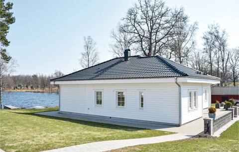 Gorgeous home in åseda with WiFi