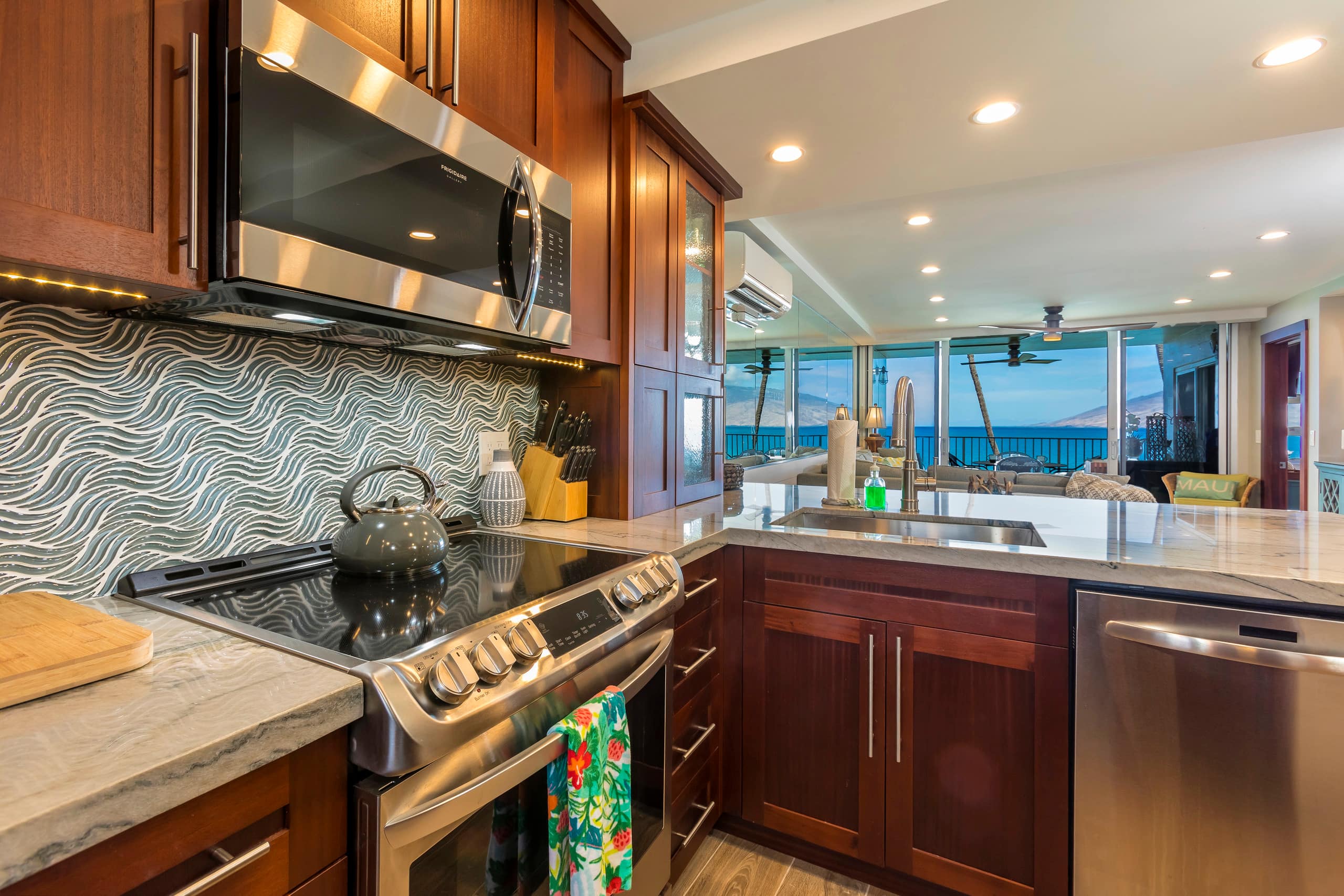 Condo in Kihei · ★5.0 · 2 bedrooms · 2 beds · 2 baths - Image 14