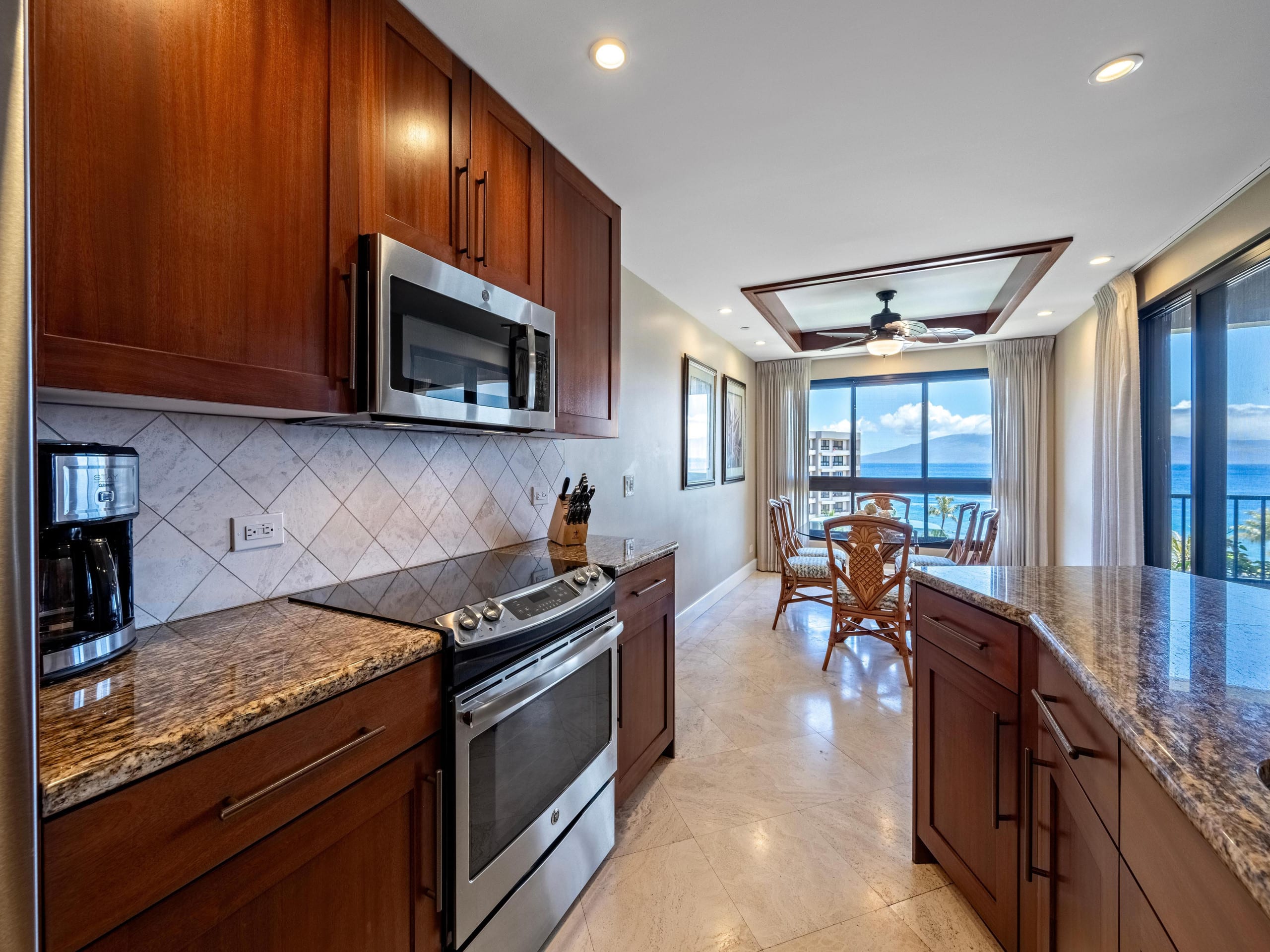 Condo in Kaanapali Beach · ★5.0 · 2 bedrooms · 3 beds · 2 baths - Image 10