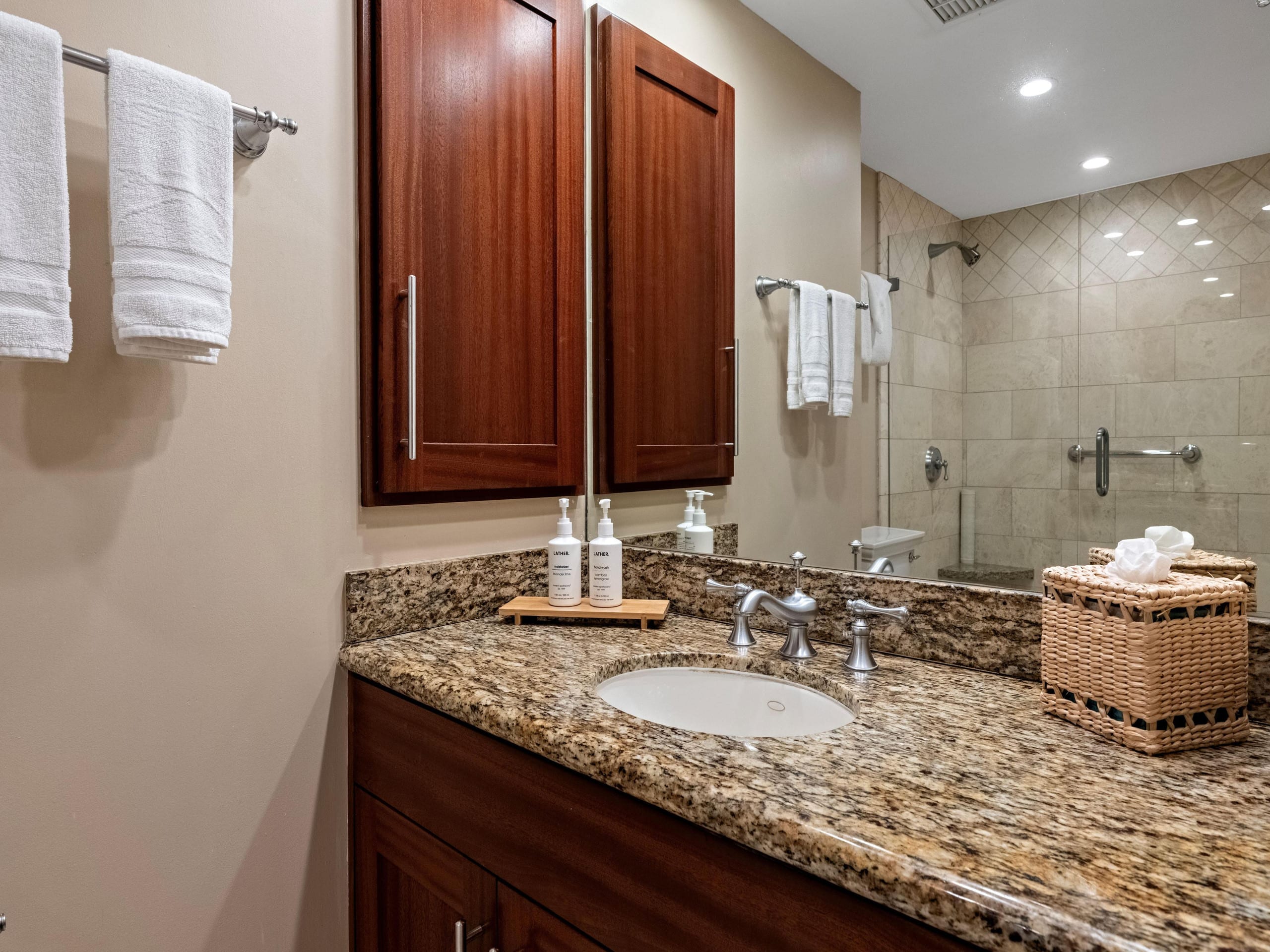 Condo in Kaanapali Beach · ★5.0 · 2 bedrooms · 3 beds · 2 baths - Image 22