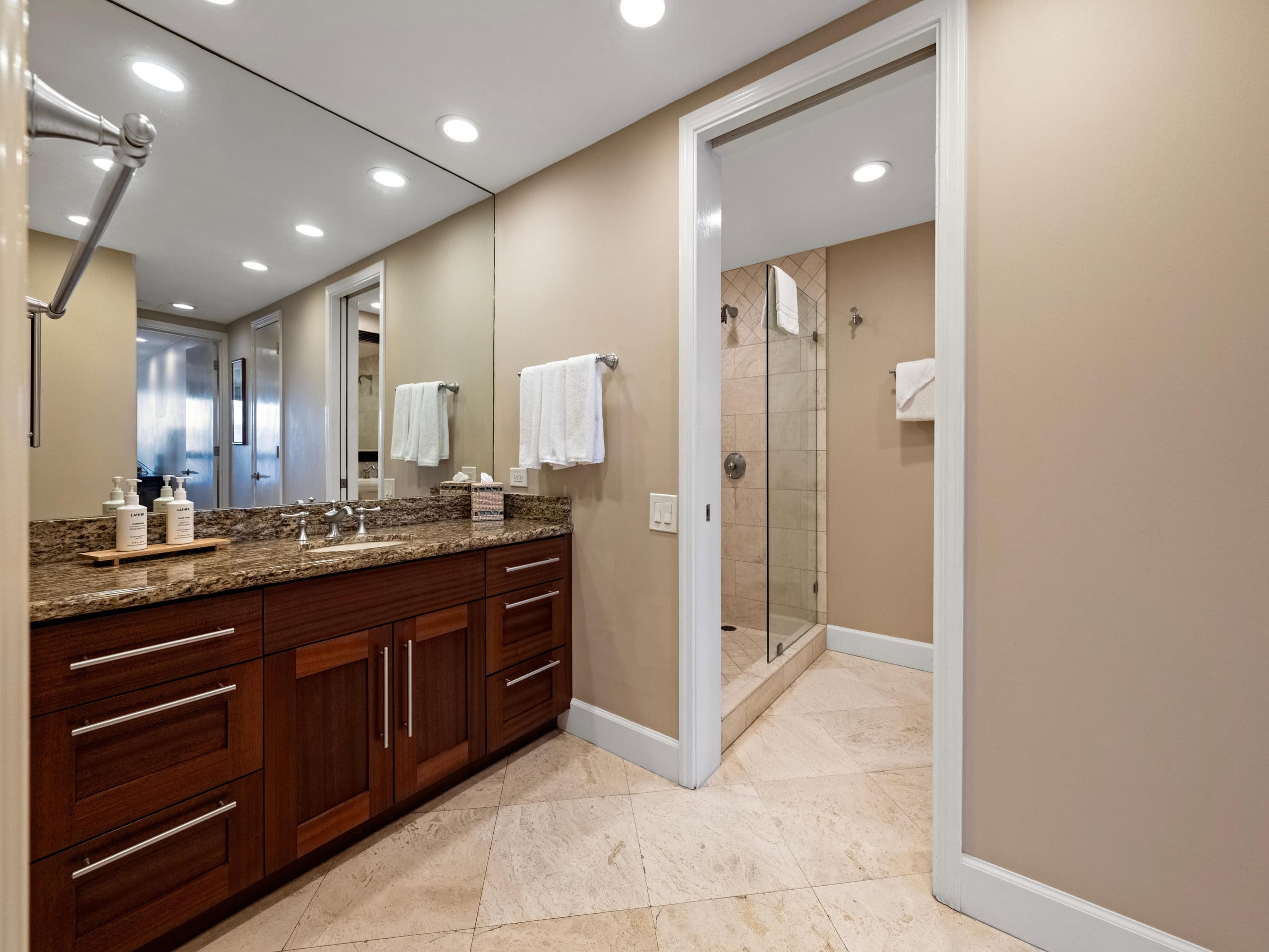 Condo in Kaanapali Beach · ★5.0 · 2 bedrooms · 3 beds · 2 baths - Image 17