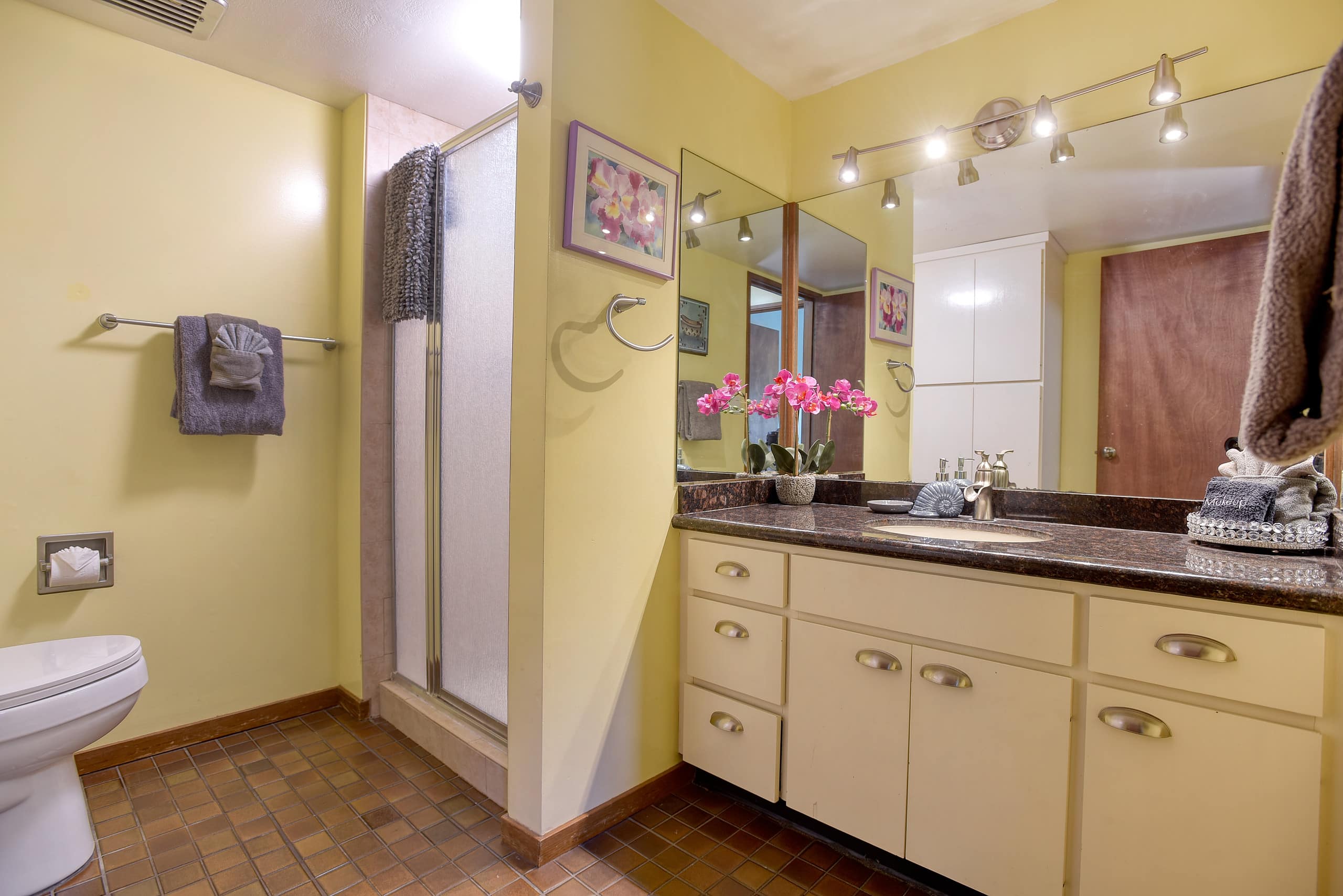 Condo in Kihei · ★4.84 · 2 bedrooms · 4 beds · 2 baths - Image 11