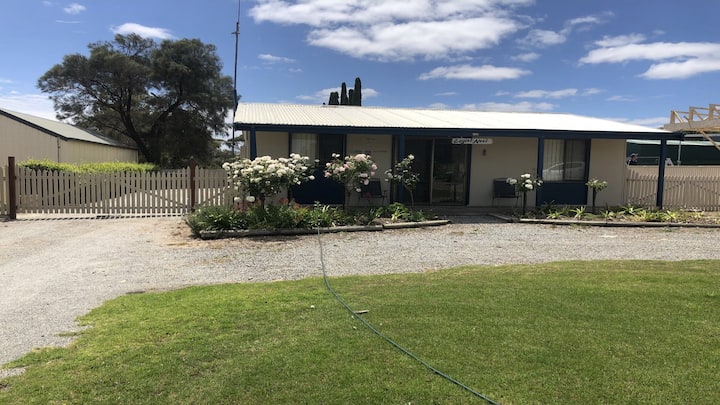 Eagles Nest - A Great Pet Friendly Option For A Couple Or Family Holiday - Coffin Bay