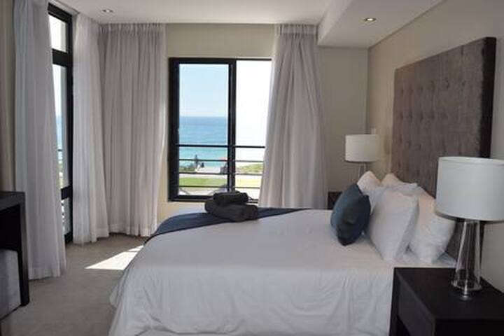 Eden on the Bay – Front ocean view & great terrace gallery image 3