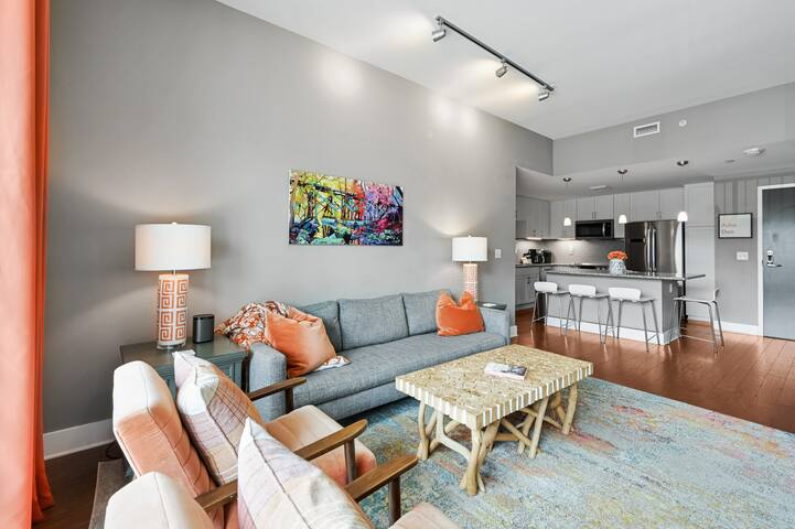 Rare Three Bedroom in Downtown Asheville gallery image 2