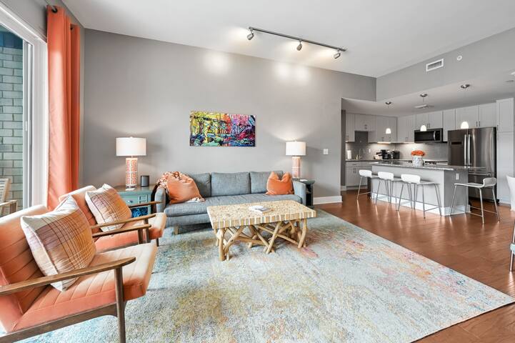 Rare Three Bedroom in Downtown Asheville gallery image 3