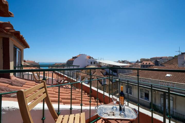 360º Rooftop Lisbon and River View gallery image 3