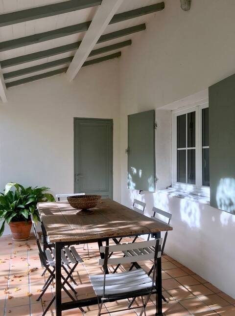 Pretty old house of the eighteenth to 20 km from