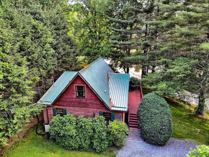 Bridgepoint Cabin - Walk To Watauga River, Hot Tub - Valle Crucis, NC
