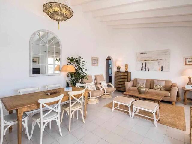 Villa Bini Oran – Large charming villa near beach gallery image 3