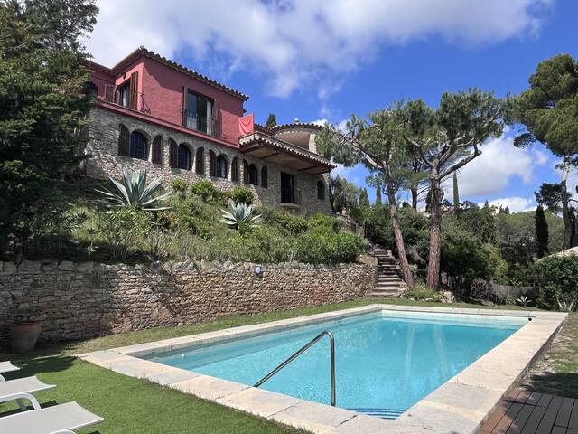 Holiday rental semidetached with swimming pool in gallery image 2