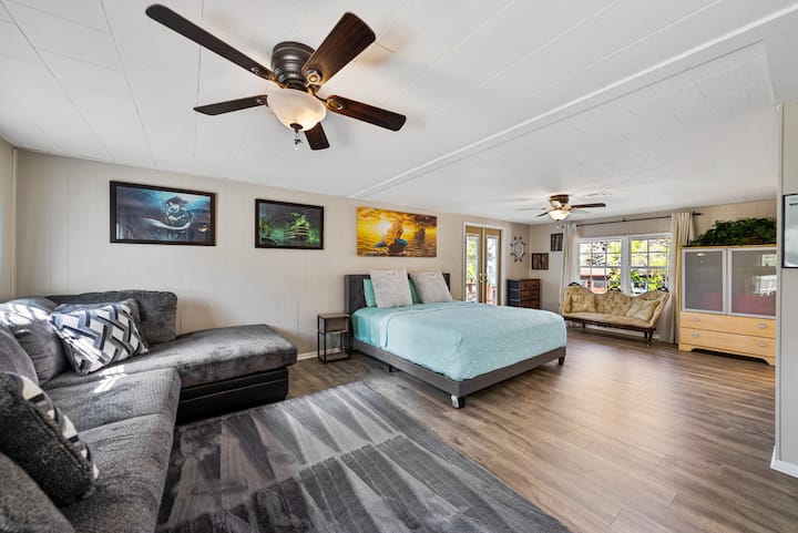 Upstairs Master with King Bed, Couch, Full Bathroom, Smart TV, and Walkout Balcony