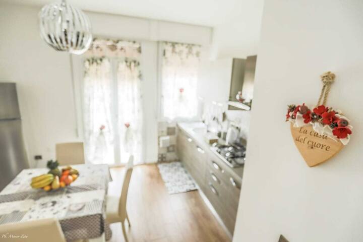 Apartment-Classic-Private Bathroom-Courtyard view gallery image 5