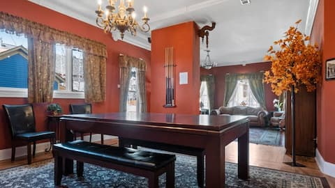 Big Groups - Sauna, Pool Table, Office, Pets OK