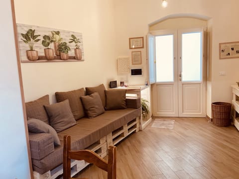 Popular Airbnb listing: Dimora del Vico - Elite Suite in Lecce