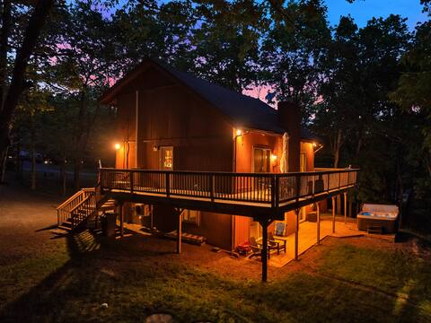 Lakefront, Ski, Fireplace, Hot Tub, Indoor Pool