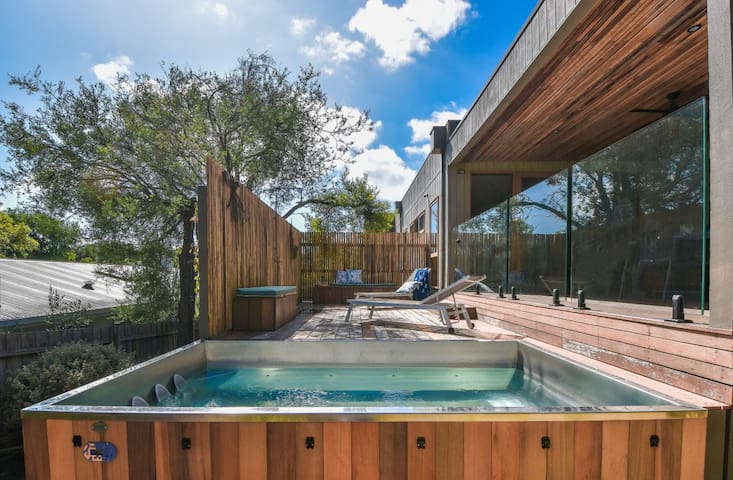 Tranquility Rye Short stroll to the Beach