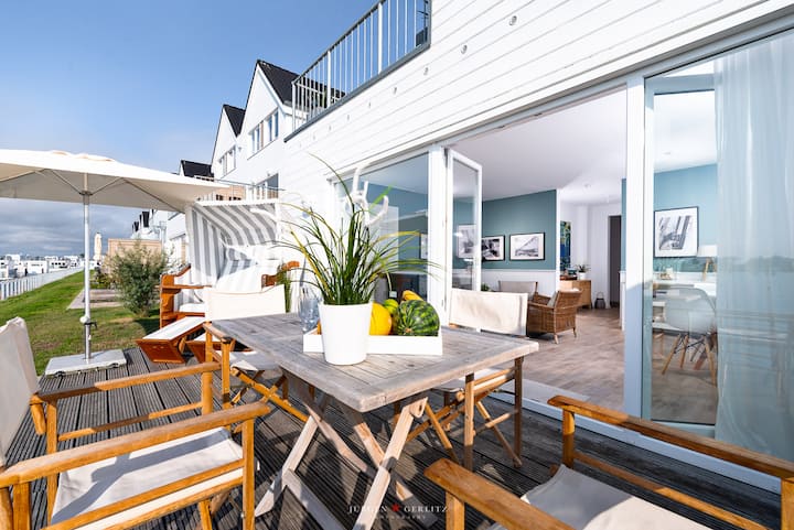 Pier 51: Wheelchair accessible, accessible, harbor view