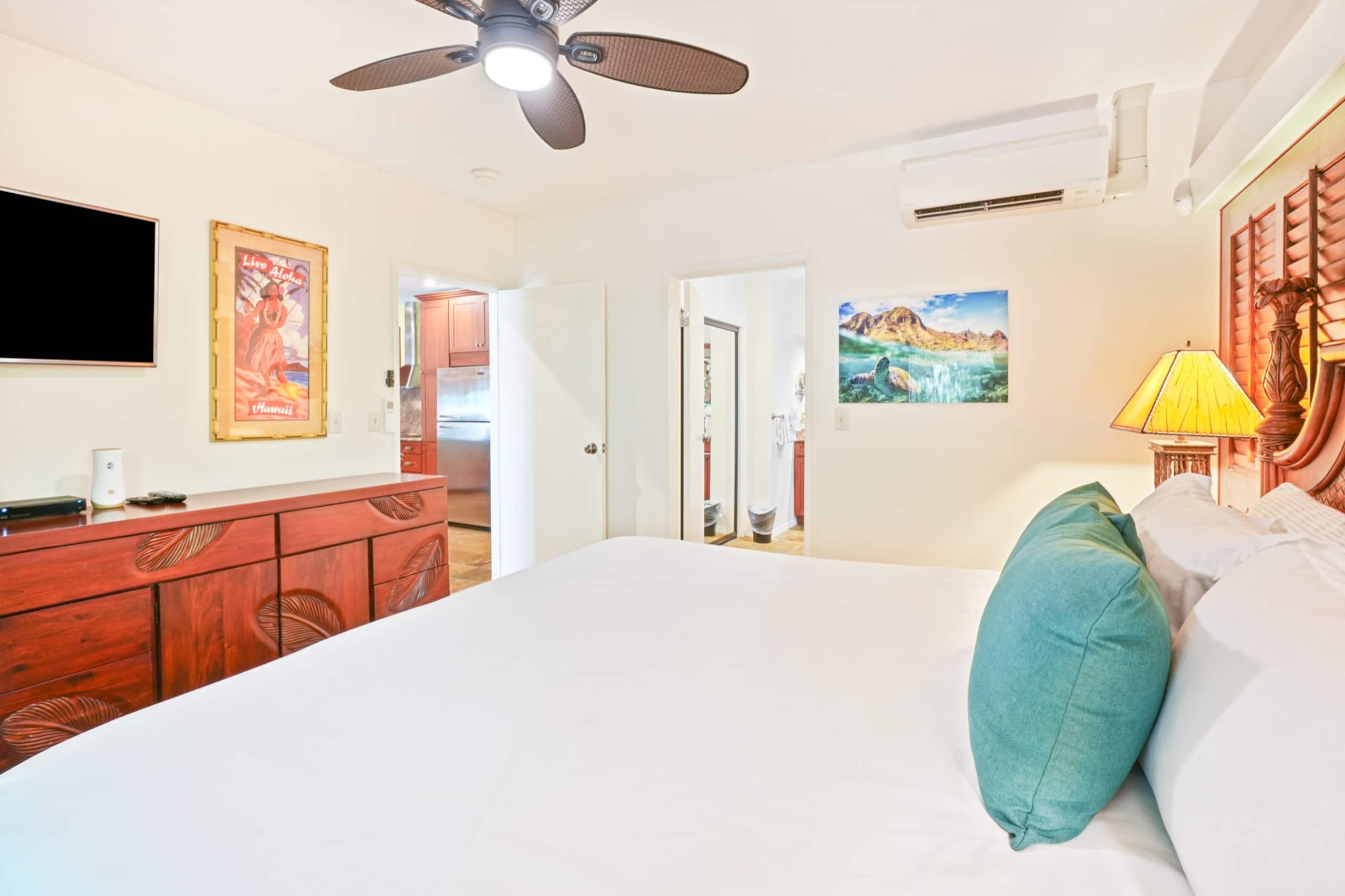 Aloha Manor is Elegant Gated Oceanfront Living - Photo 13