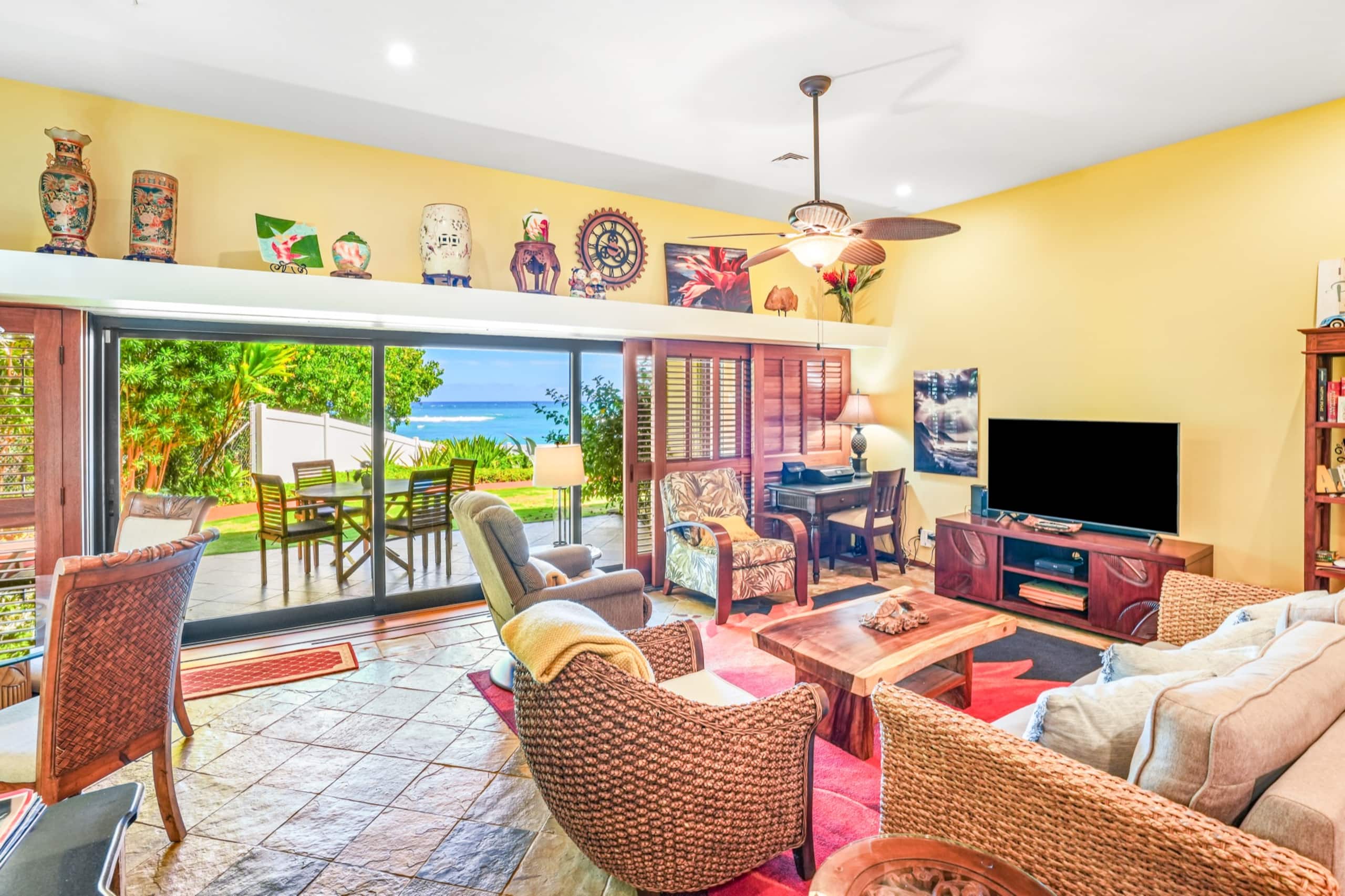 Aloha Manor is Elegant Gated Oceanfront Living - Photo 3