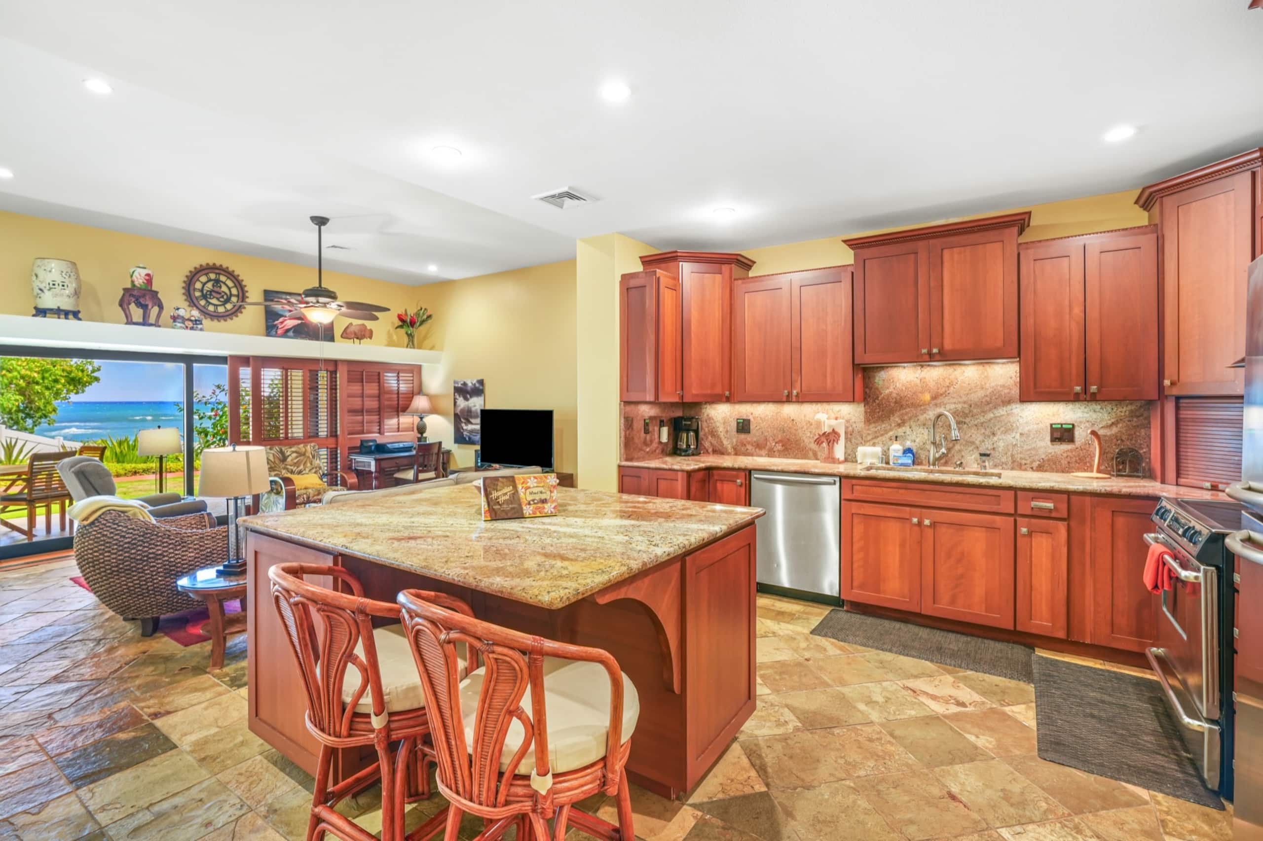 Aloha Manor is Elegant Gated Oceanfront Living - Photo 7