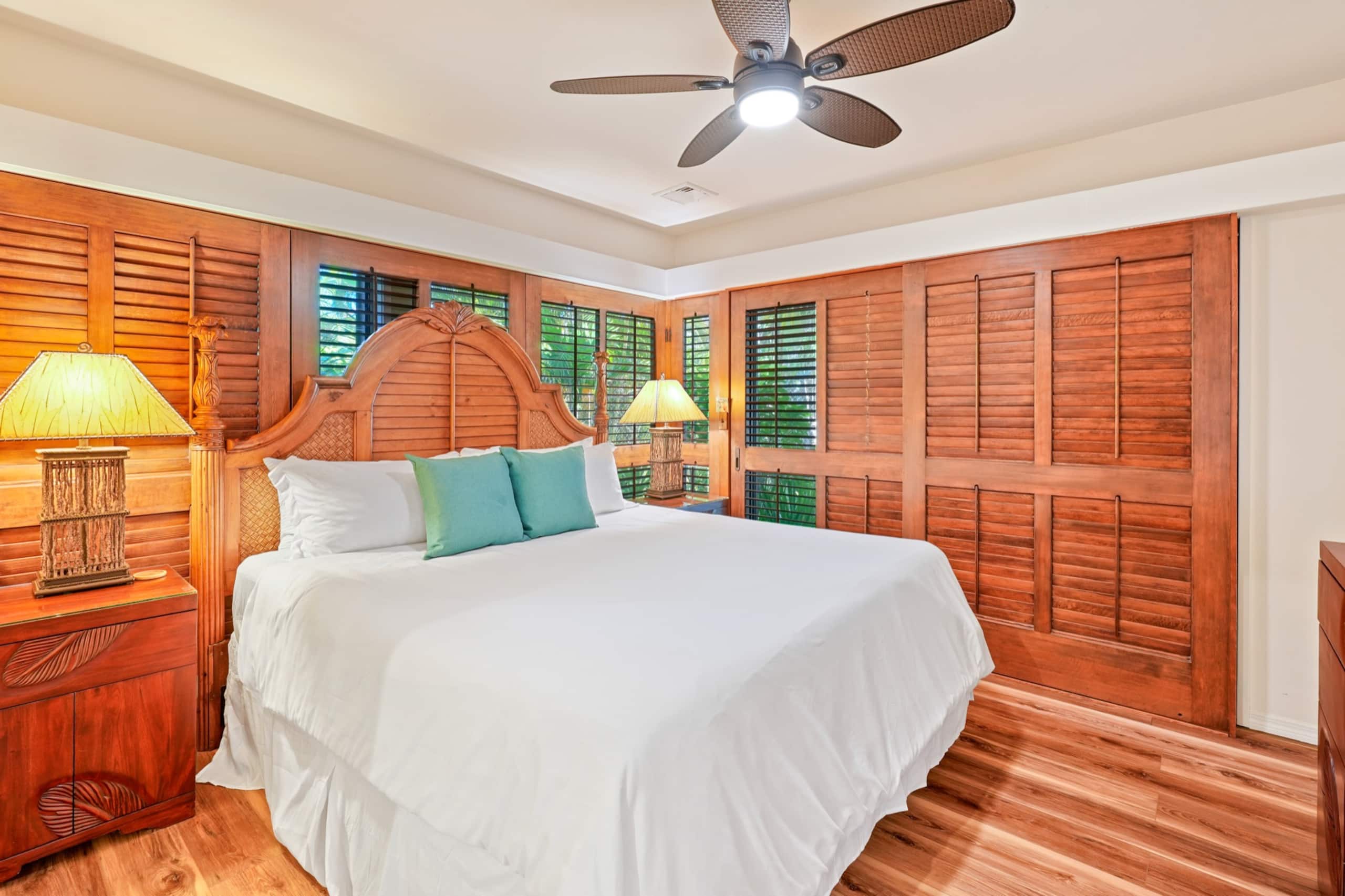 Aloha Manor is Elegant Gated Oceanfront Living - Photo 12
